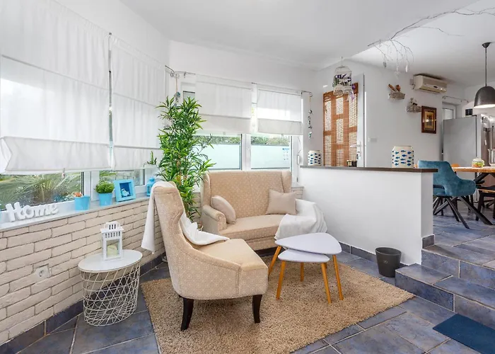 3 Bedroom Awesome In Casa de Férias *