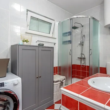 3 Bedroom Awesome In Feriehus Kornić