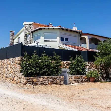 3 Bedroom Awesome In Kornić