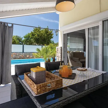 3 Bedroom Awesome In * Kornić