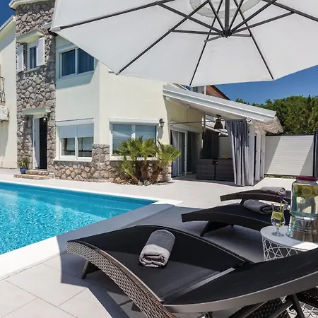 3 Bedroom Awesome In Kornić