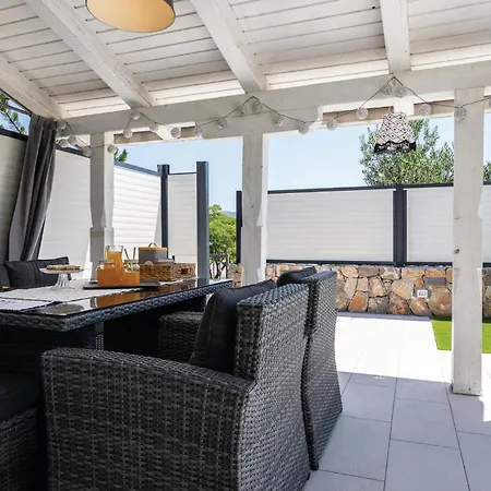 3 Bedroom Awesome In *