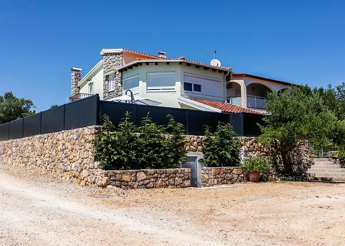3 Bedroom Awesome In Kornić