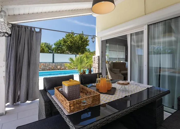 3 Bedroom Awesome In * Kornić