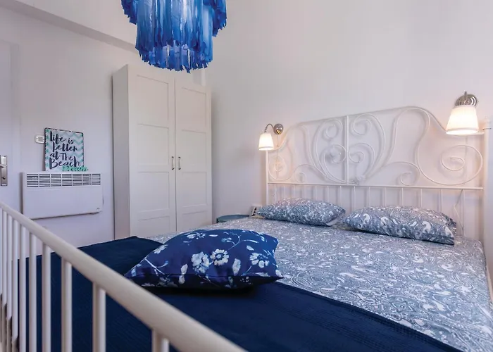 3 Bedroom Awesome In Feriehus Kornić